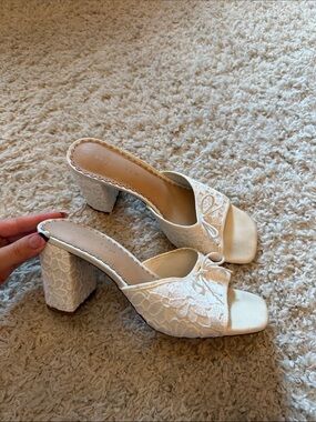 Lace Block Heel Slide Sandals in Ivory